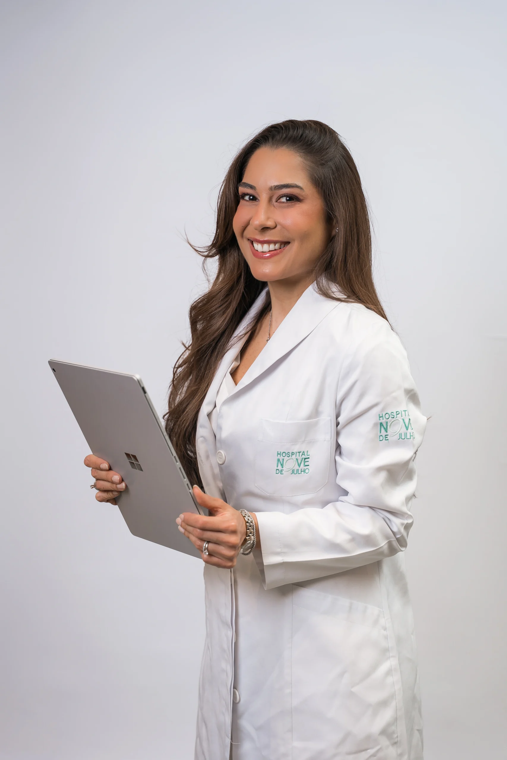 Neurocirurgiã em SP: conheça a Dra. Marina Mendes Melo 2 Dra. Marina Mendes Melo - Neurocirurgiã em São Paulo